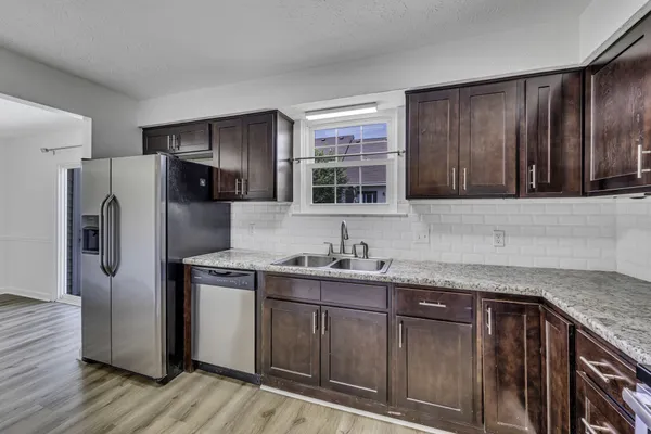 $2,000 | 200 Deerpoint Court, Hendersonville, TN 37075