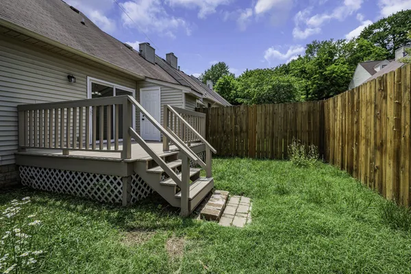 $2,000 | 200 Deerpoint Court, Hendersonville, TN 37075