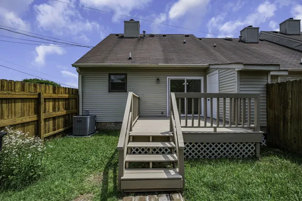 $2,000 | 200 Deerpoint Court, Hendersonville, TN 37075