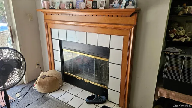 a picture of a bench