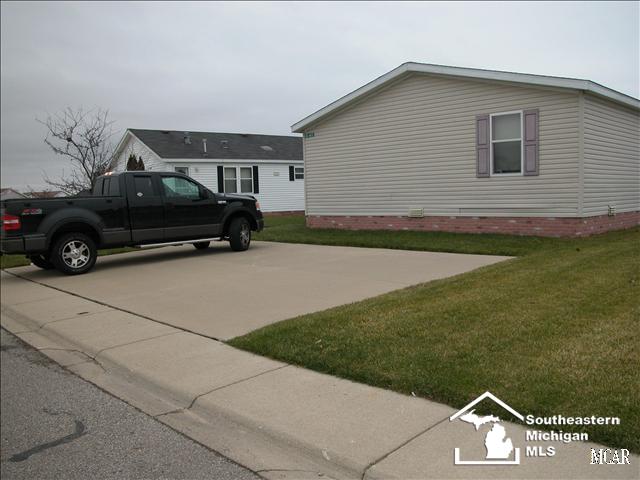 863 Trey Ridge Monroe, MI 48161 - Photo 19 of 19 3 wide driveway