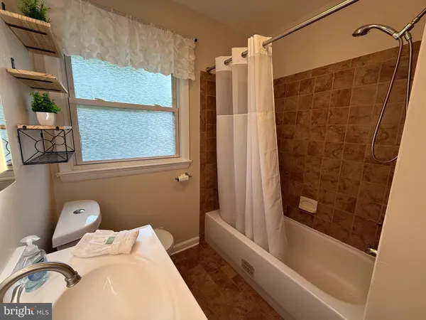 $750 | 2208 Vermont Avenue, Landover, MD 20785