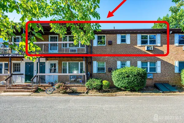 $245,000 | 55 Gill Lane, Unit 28, Iselin, NJ 08830