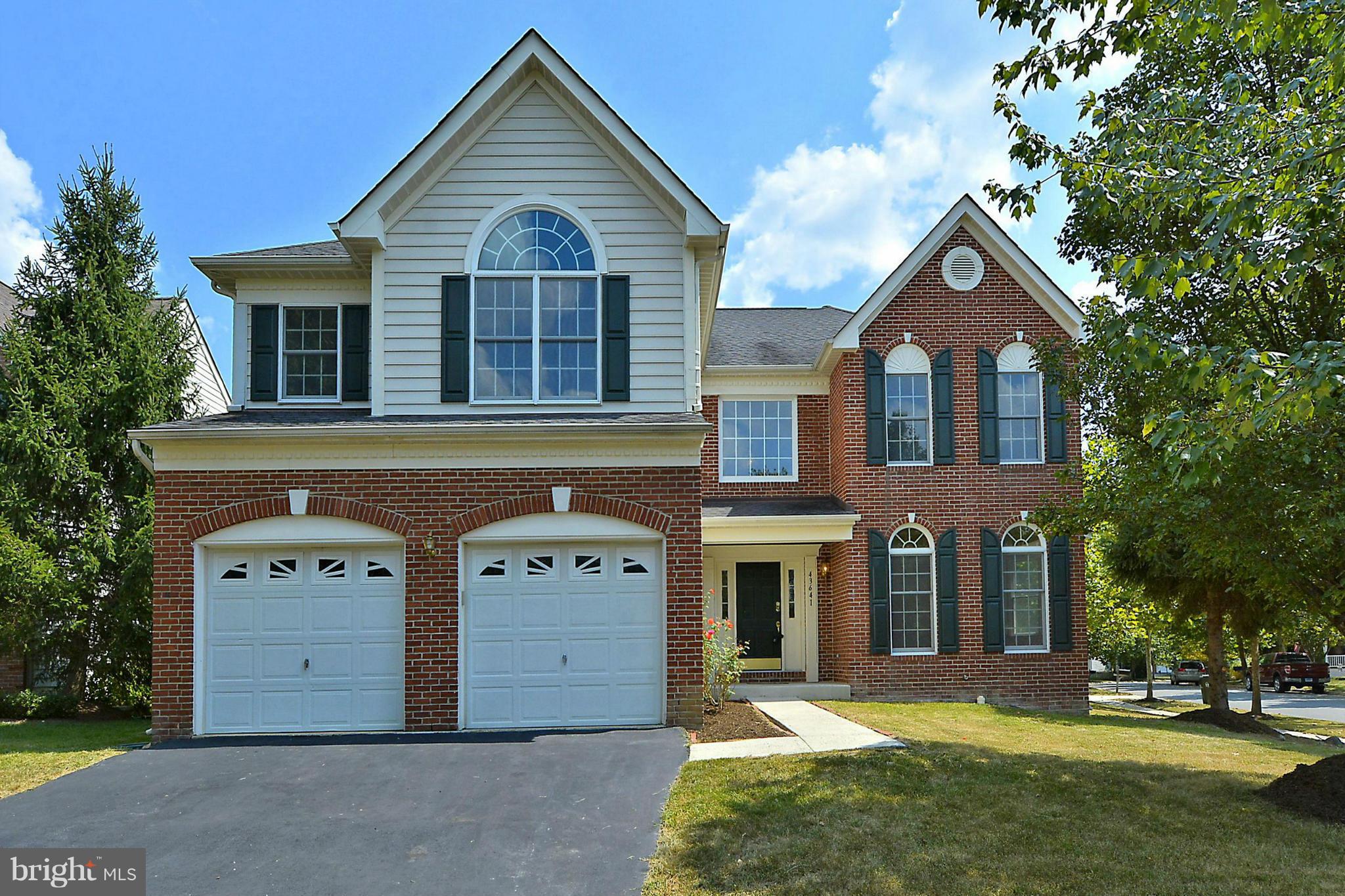 43641 Intrepid Street Chantilly, VA 20152 - Photo 1 of 30 Exterior (Front)