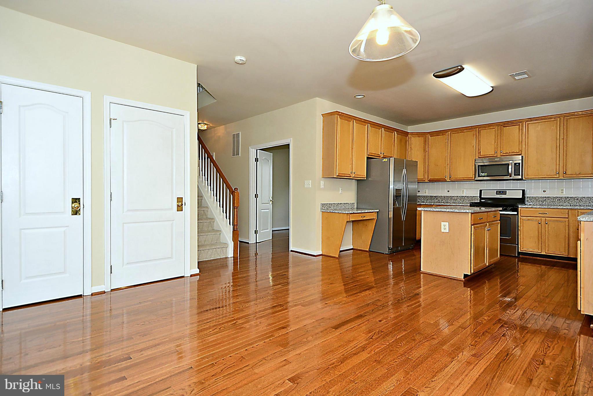 43641 Intrepid Street Chantilly, VA 20152 - Photo 17 of 30 Breakfast area