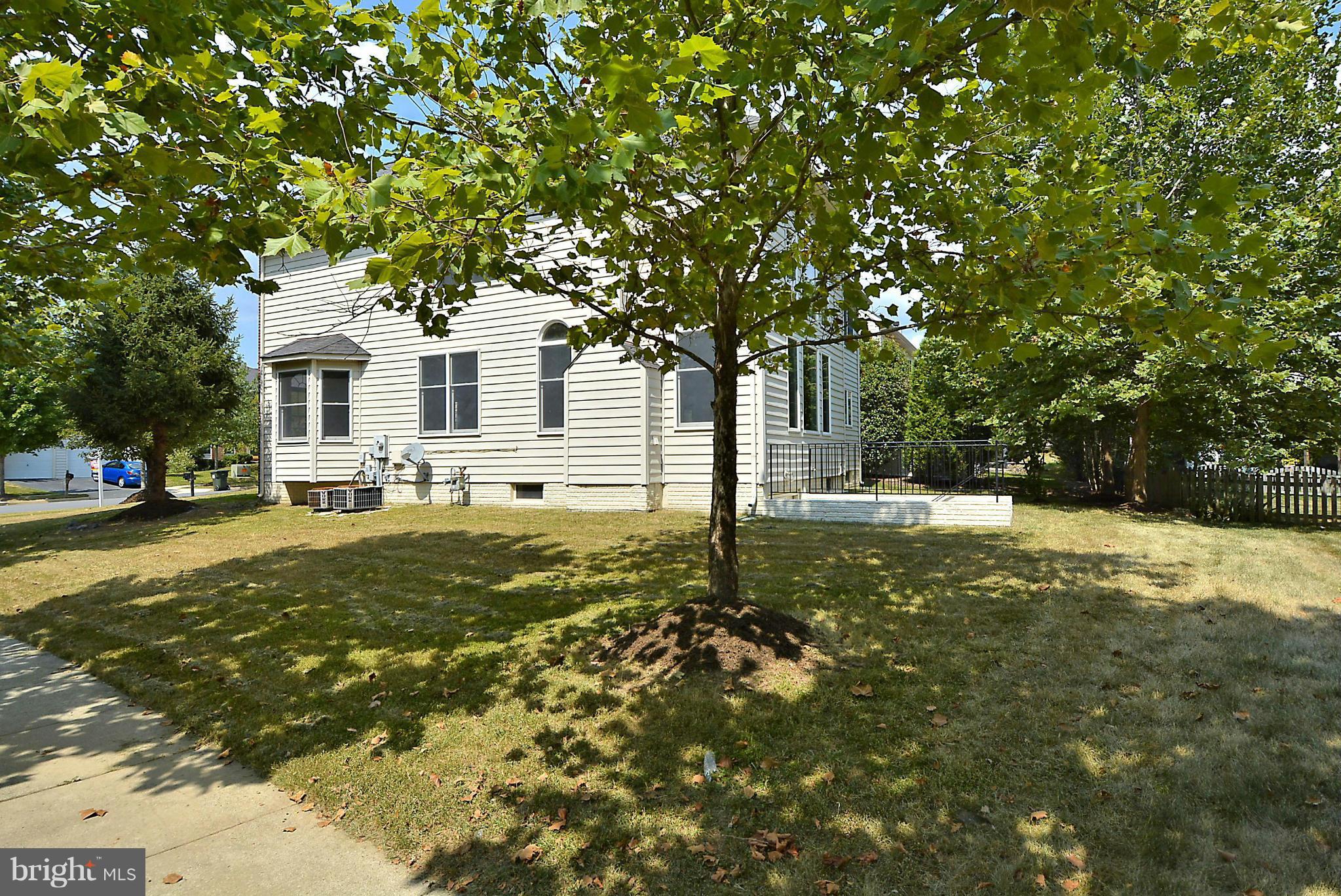 43641 Intrepid Street Chantilly, VA 20152 - Photo 3 of 30 Exterior (General)