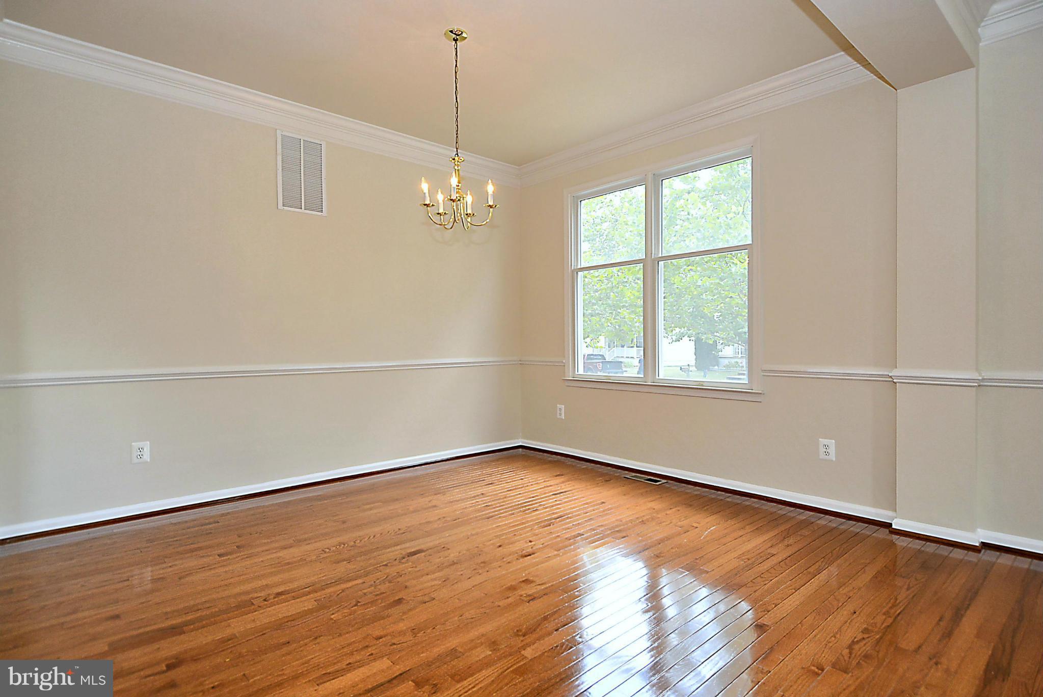 43641 Intrepid Street Chantilly, VA 20152 - Photo 8 of 30 Dining Room