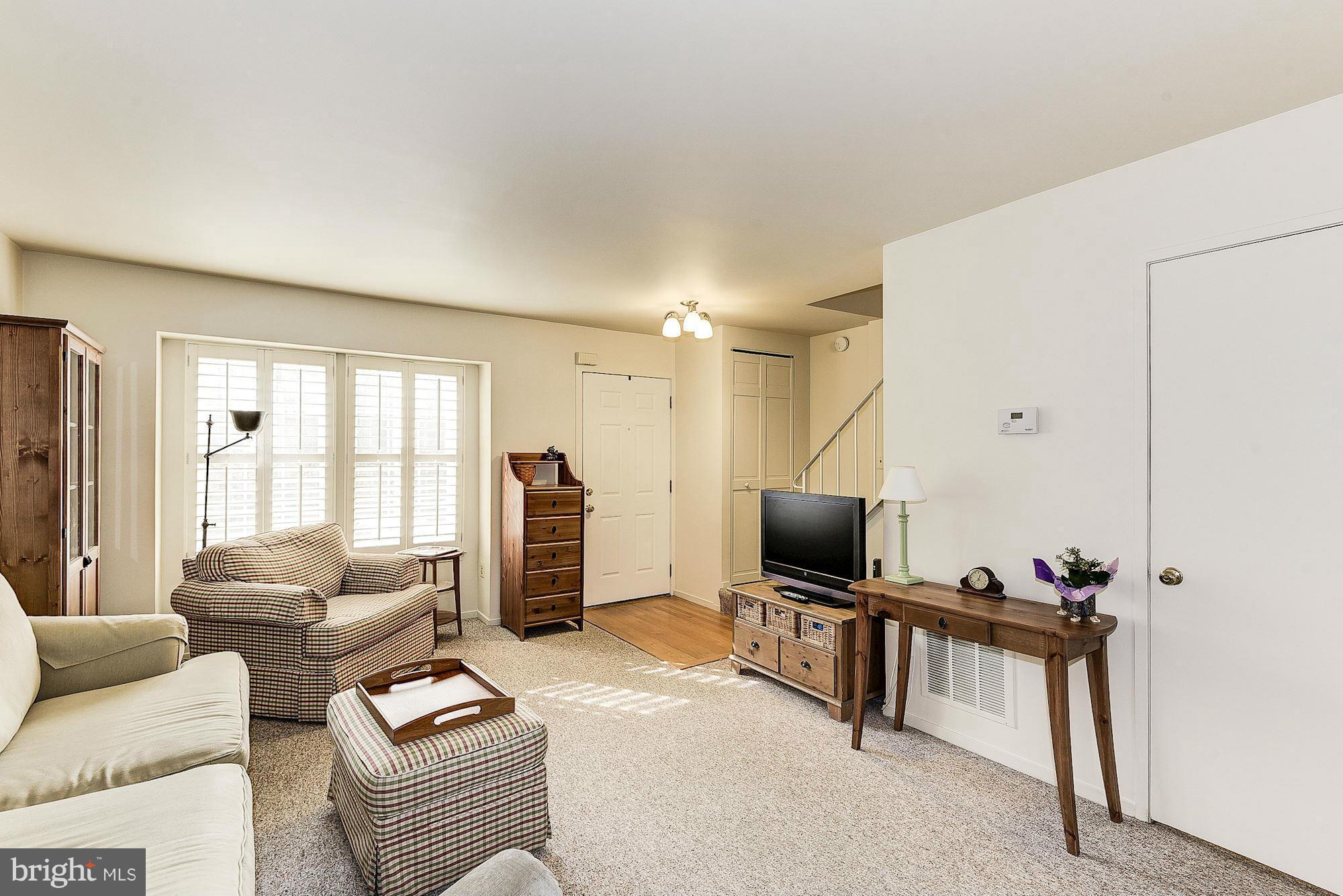 1357 Alderton Lane Silver Spring, MD 20906 - Photo 6 of 30 Living Room