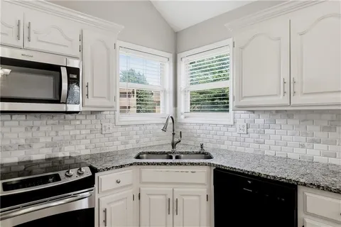 $420,000 | 16412 West 157th Terrace, Olathe, KS 66062