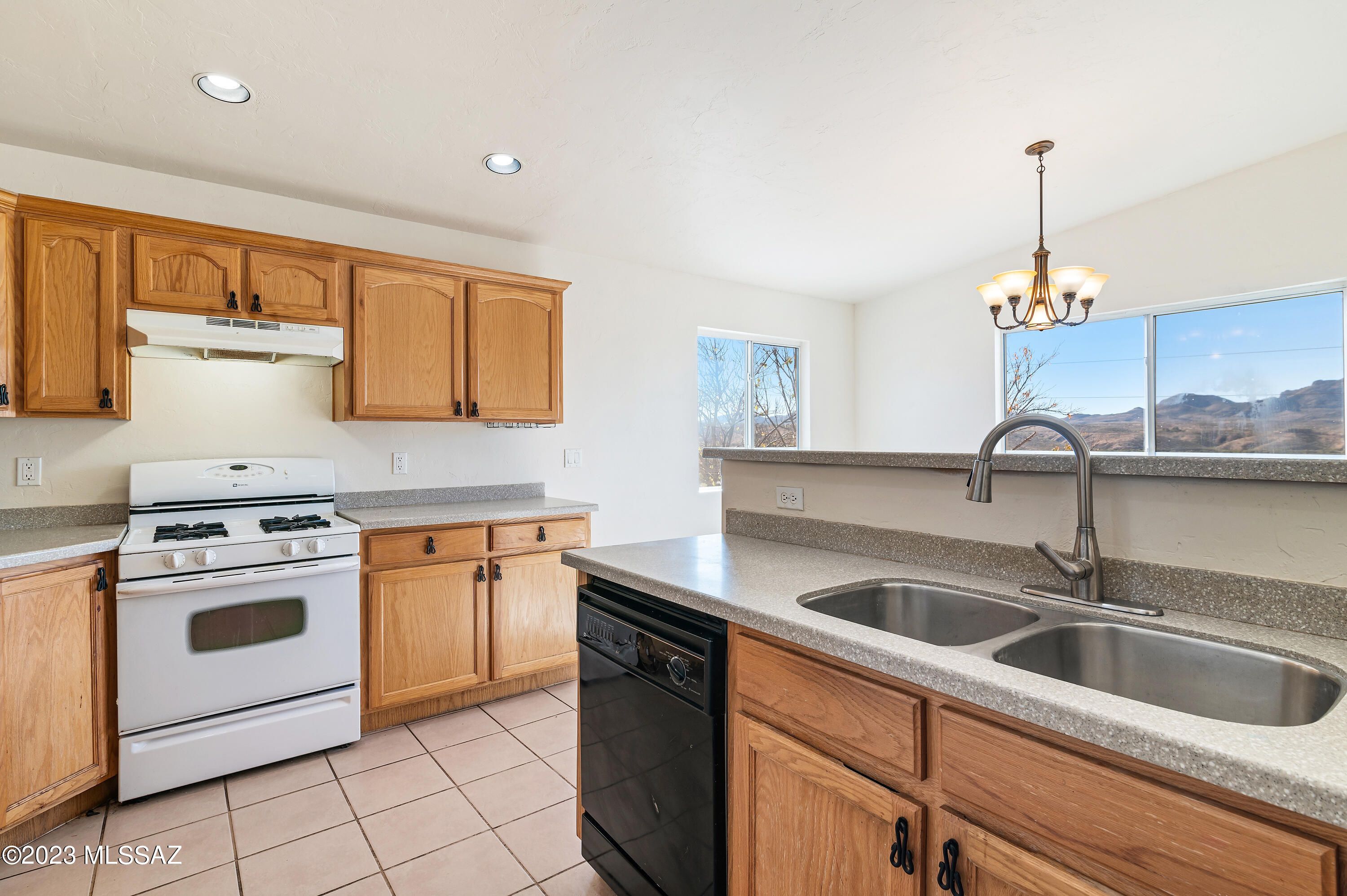 1624 Canta Court Rio Rico, AZ 85648 - Photo 15 of 41