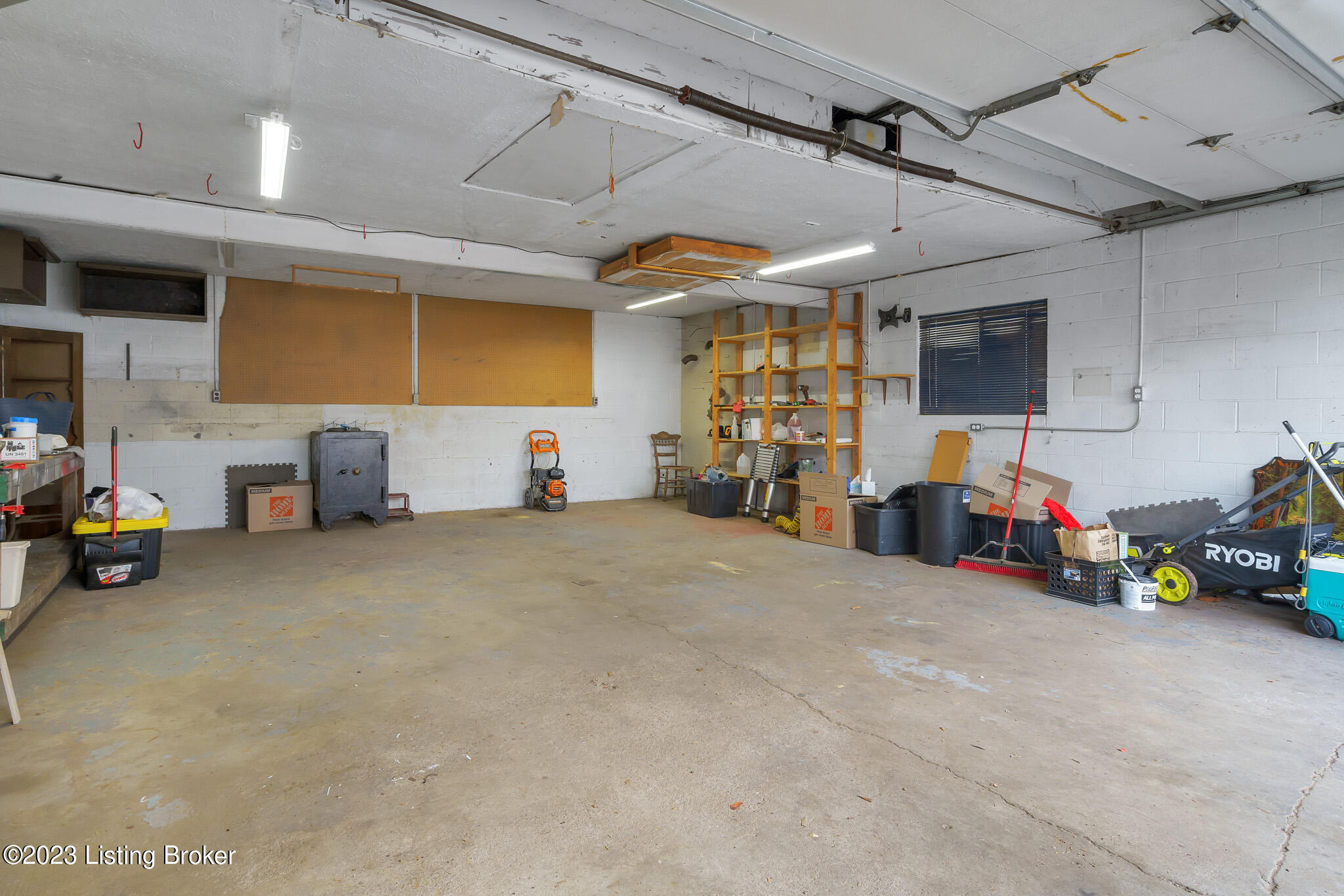 4410 Lambert Road Louisville, KY 40219 - Photo 25 of 39 30-DSC06052