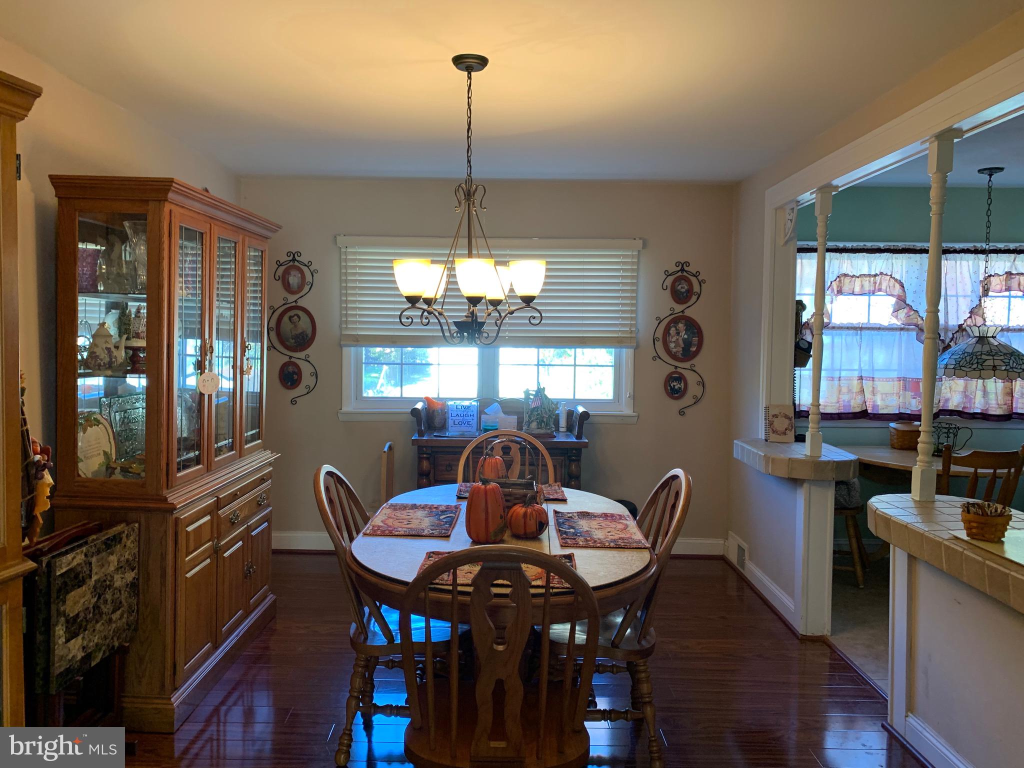 12824 Elnora Road Philadelphia, PA 19154 - Photo 8 of 34 Dining Room