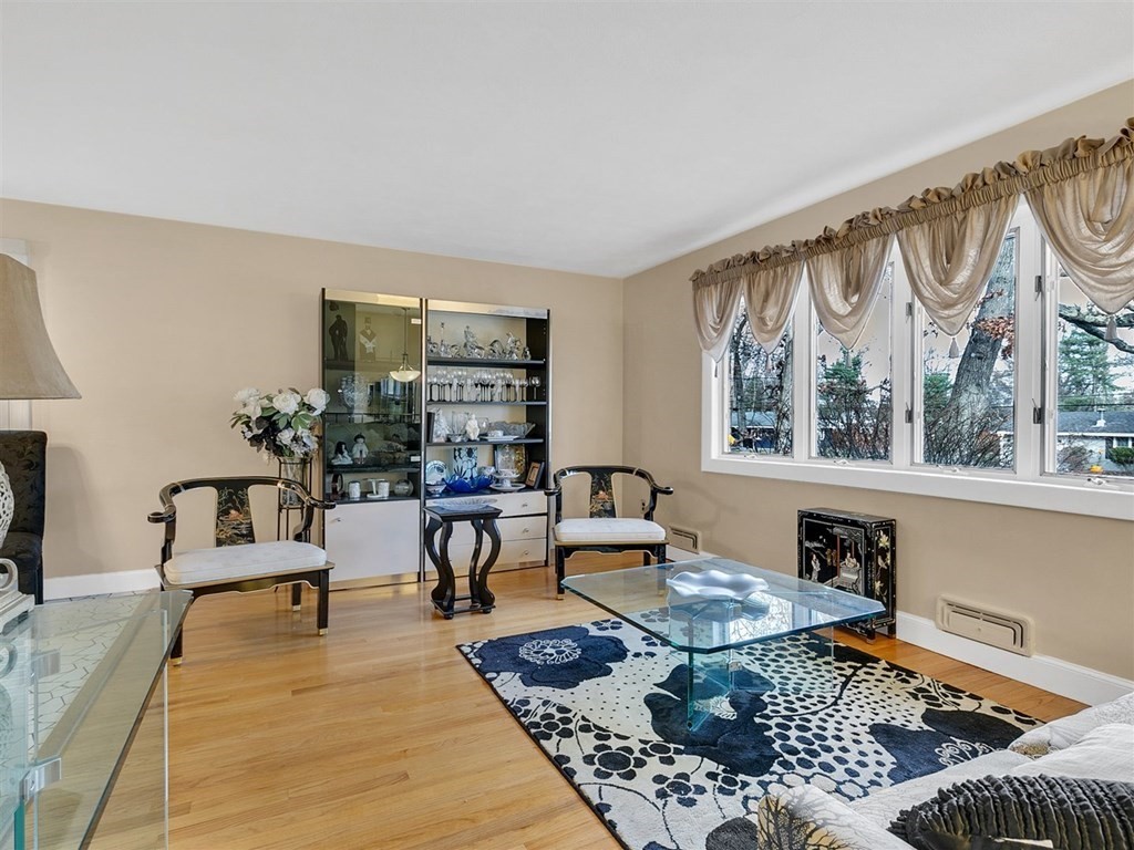 10 Herold Road Peabody, MA 01960 - Photo 3 of 32 Gallery Image 3