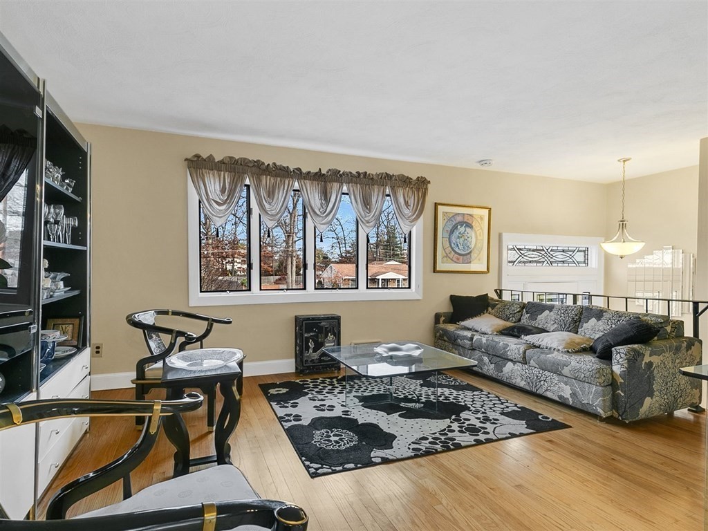 10 Herold Road Peabody, MA 01960 - Photo 5 of 32 Gallery Image 5
