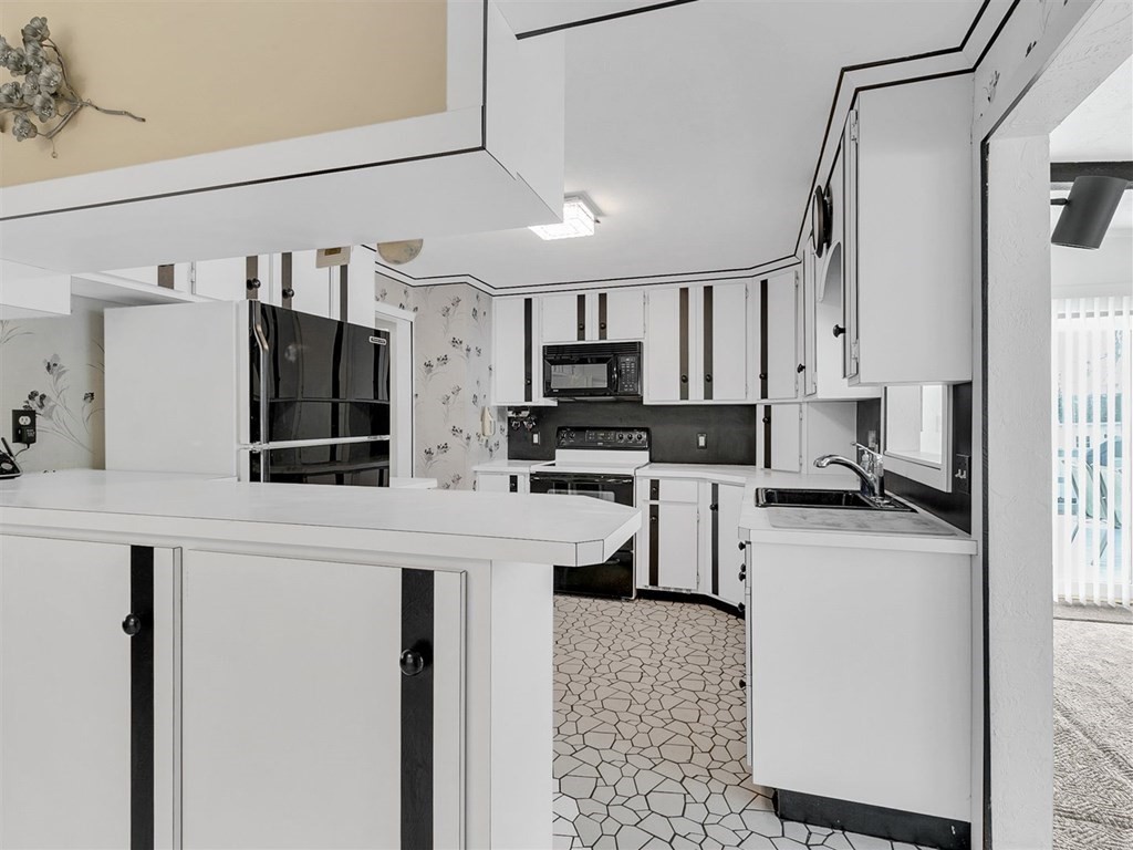 10 Herold Road Peabody, MA 01960 - Photo 7 of 32 Gallery Image 7