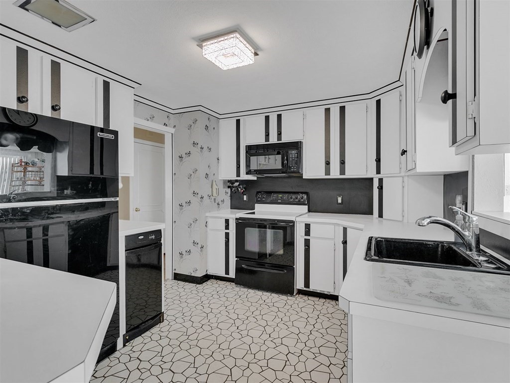 10 Herold Road Peabody, MA 01960 - Photo 8 of 32 Gallery Image 8