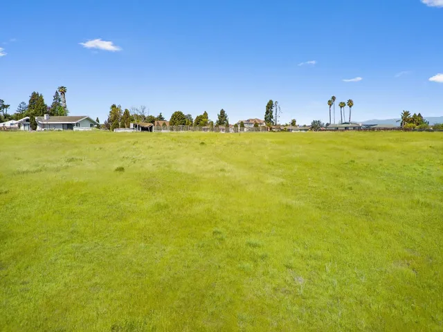 a view of a outdoor space