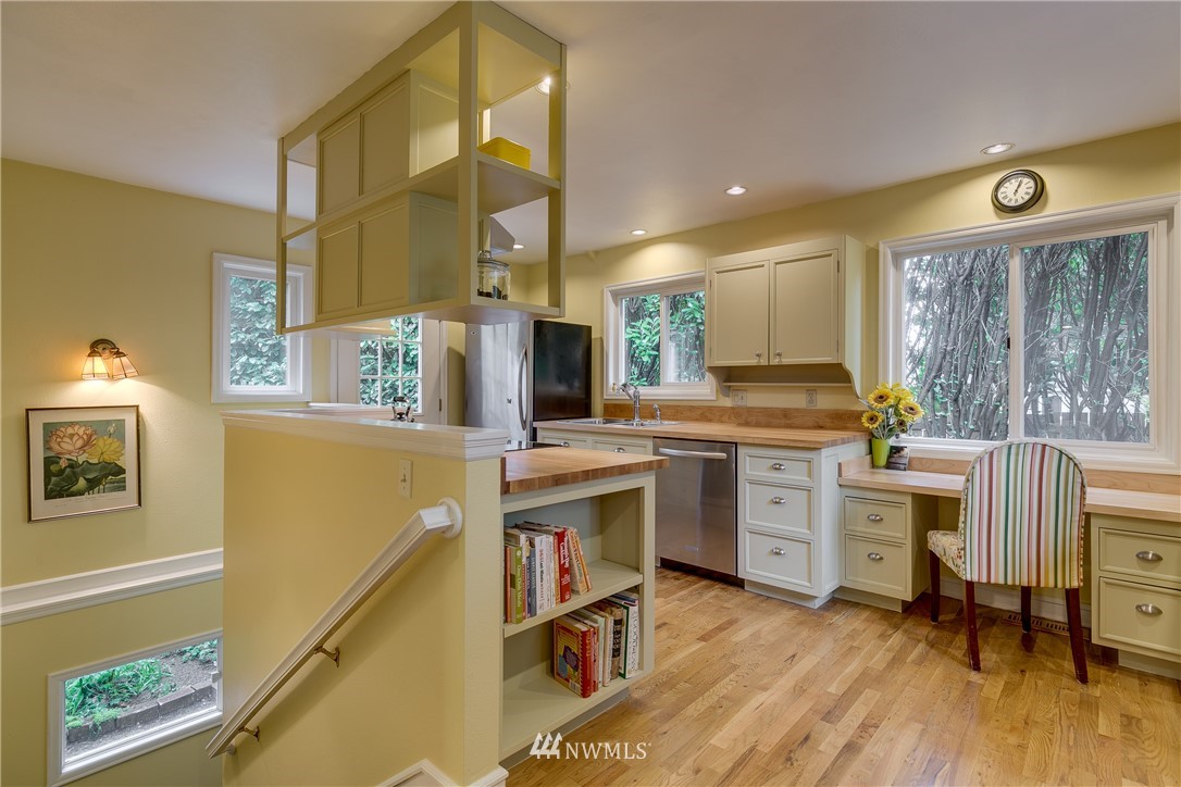 16605 Benson Road South Renton, WA 98055 - Photo 13 of 25