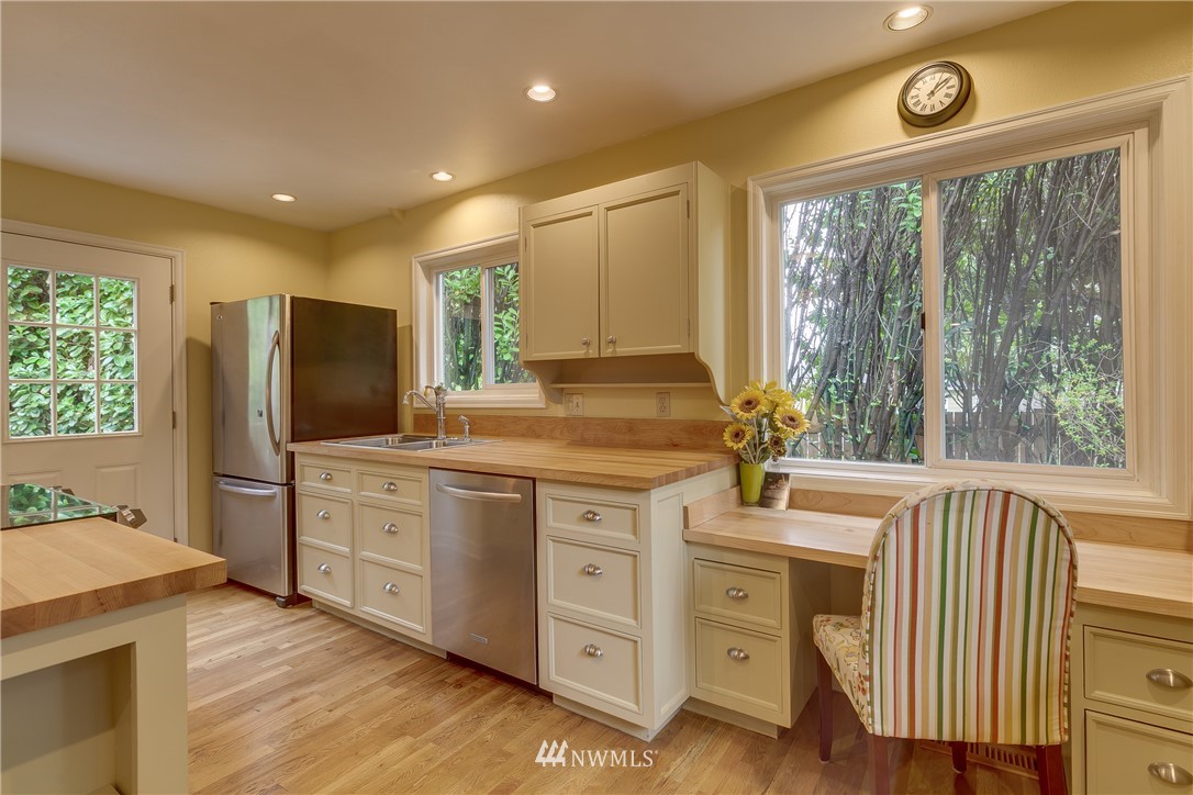 16605 Benson Road South Renton, WA 98055 - Photo 14 of 25