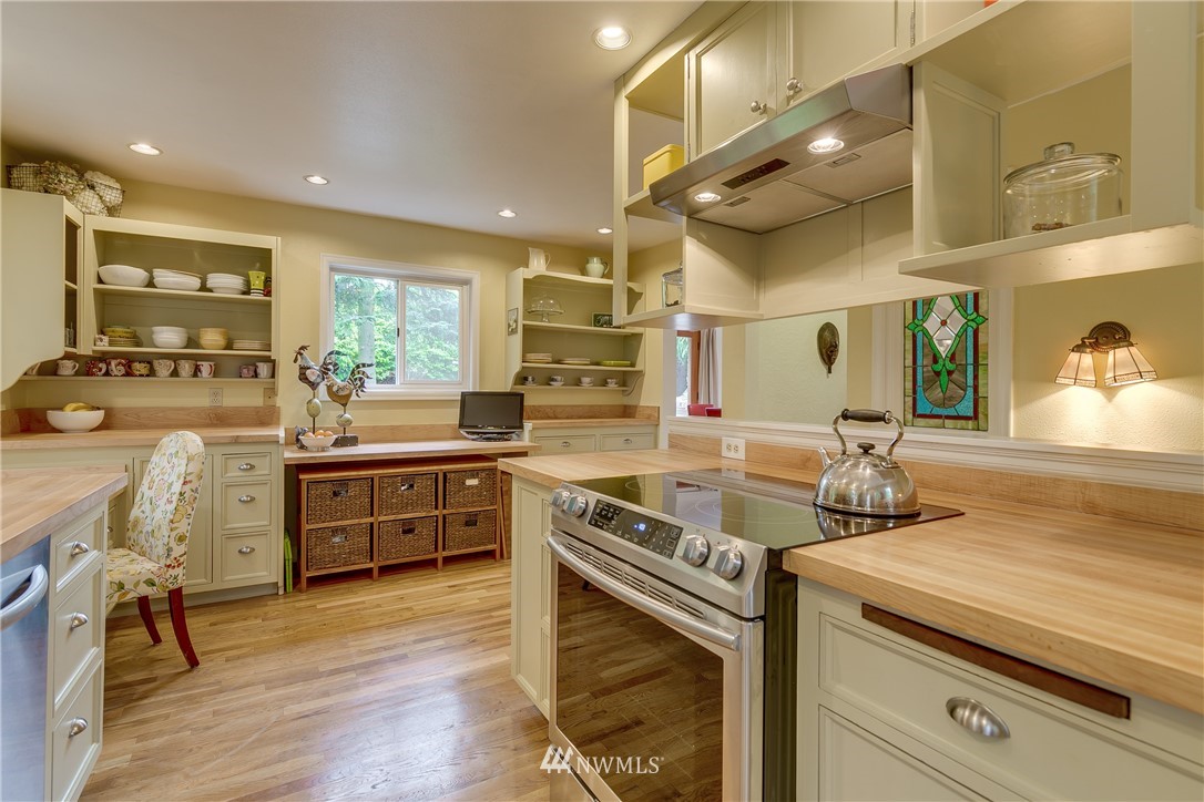 16605 Benson Road South Renton, WA 98055 - Photo 15 of 25