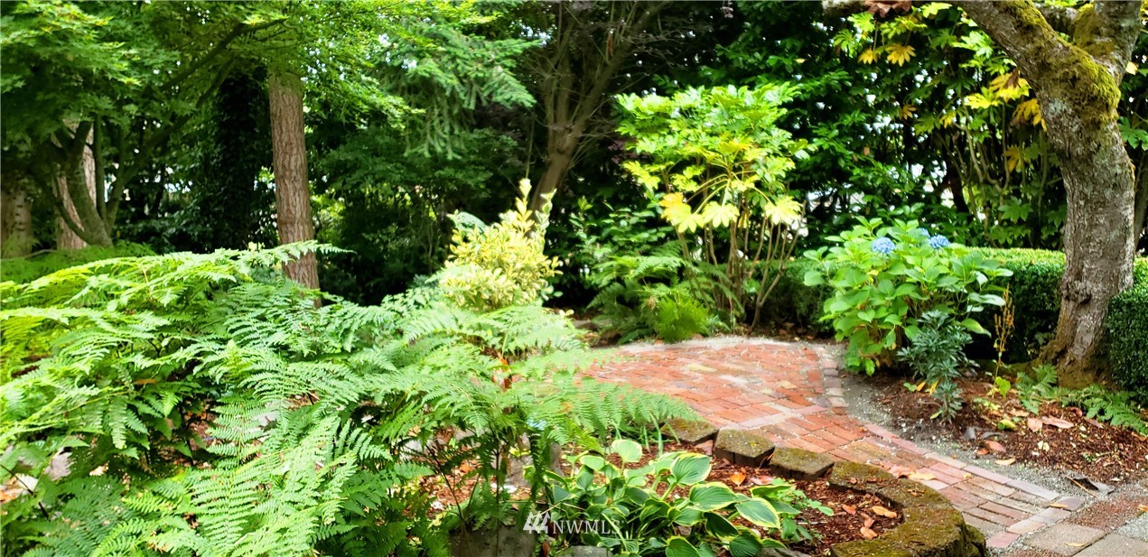16605 Benson Road South Renton, WA 98055 - Photo 4 of 25