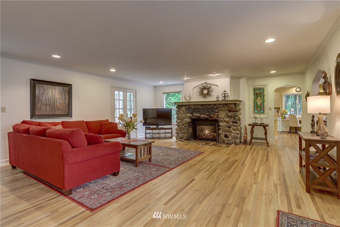 16605 Benson Road South Renton, WA 98055 - Photo 9 of 25