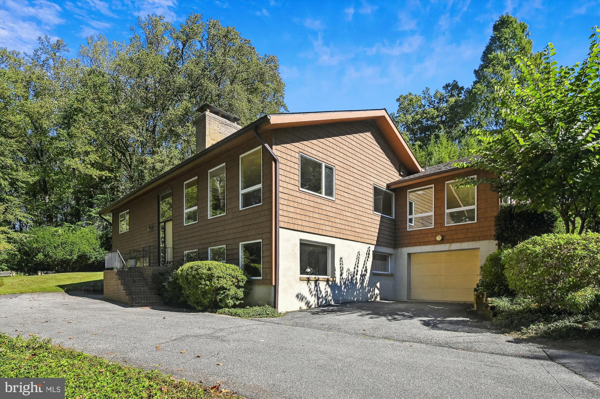 528 Epping Forest Road Annapolis, MD 21401 - Photo 3 of 29 Exterior w/2 Separate Garages