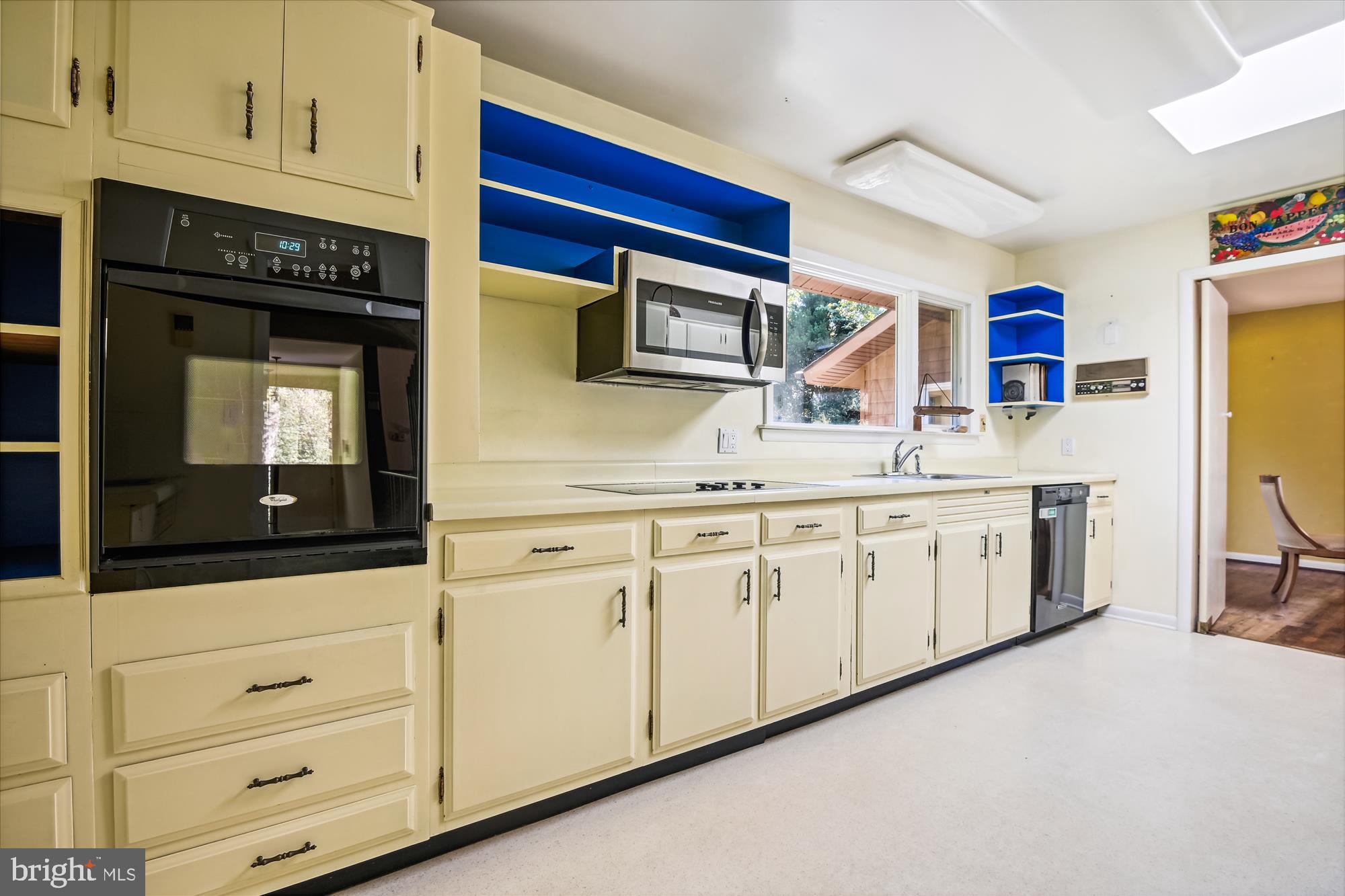 528 Epping Forest Road Annapolis, MD 21401 - Photo 9 of 29 Bright Kitchen w/Skylight