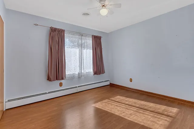 $275,000 | 220 Earl Avenue, Joliet, IL 60436