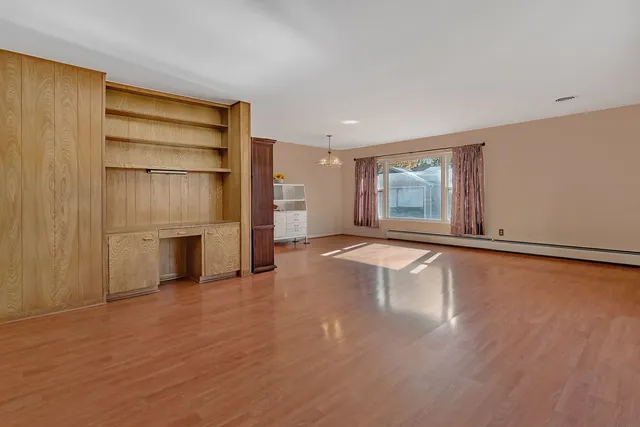 $275,000 | 220 Earl Avenue, Joliet, IL 60436