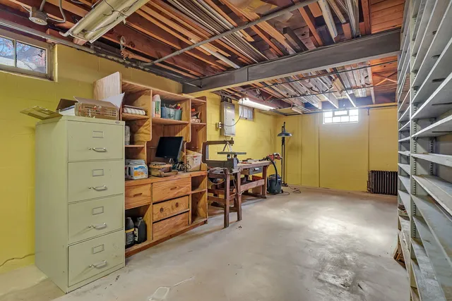 $275,000 | 220 Earl Avenue, Joliet, IL 60436