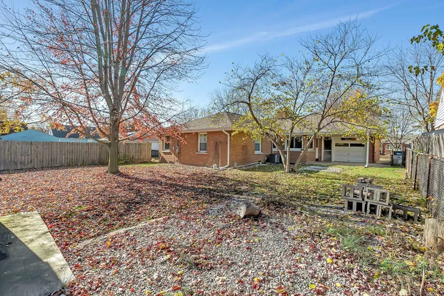 $275,000 | 220 Earl Avenue, Joliet, IL 60436