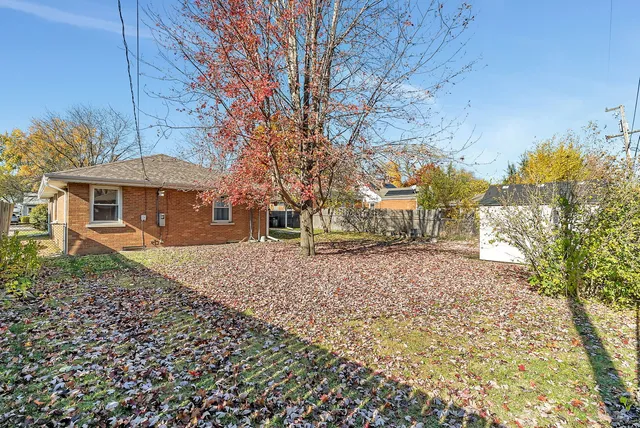 $275,000 | 220 Earl Avenue, Joliet, IL 60436