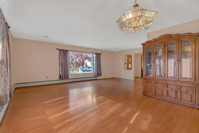 $275,000 | 220 Earl Avenue, Joliet, IL 60436