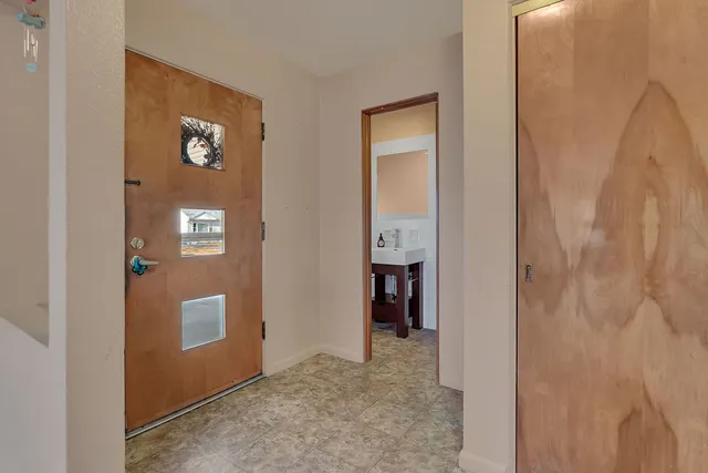 $275,000 | 220 Earl Avenue, Joliet, IL 60436