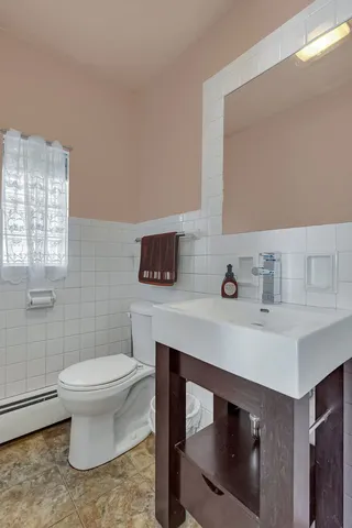 $275,000 | 220 Earl Avenue, Joliet, IL 60436