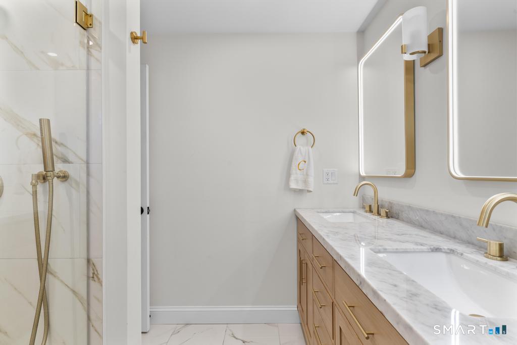 1944 Moose Hill Road Guilford, CT 06437 - Photo 11 of 20