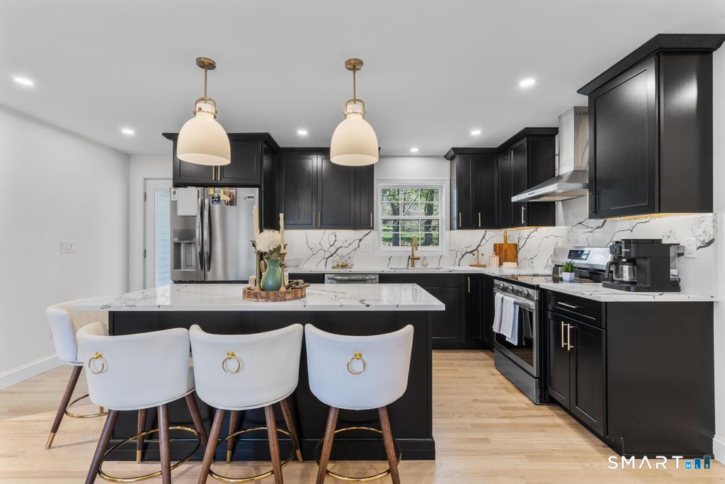 1944 Moose Hill Road Guilford, CT 06437 - Photo 3 of 20