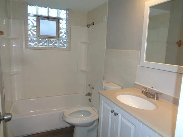 $1,100 | 14601 Keystone Avenue, Unit B1, Midlothian, IL 60445