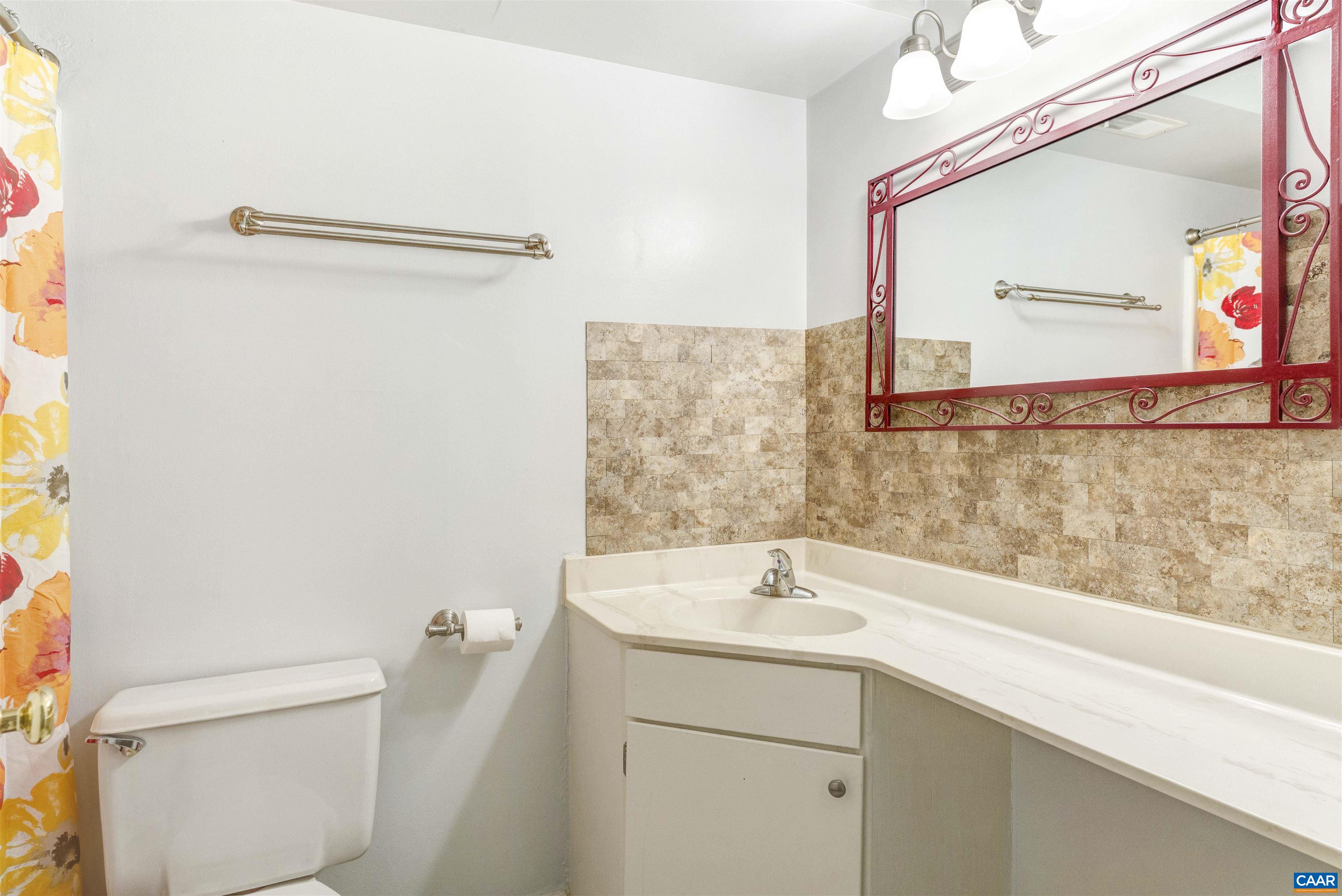 114 Turtle Creek Road, Unit 1 Charlottesville, VA 22901 - Photo 15 of 23 2nd Bathroom