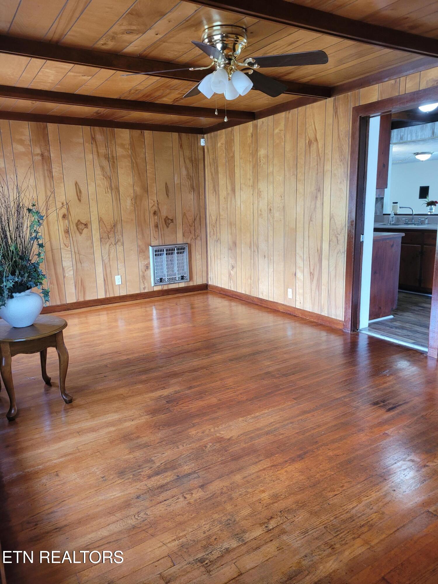 505 Cusick Road Rockford, TN 37853 - Photo 13 of 52 Living Room