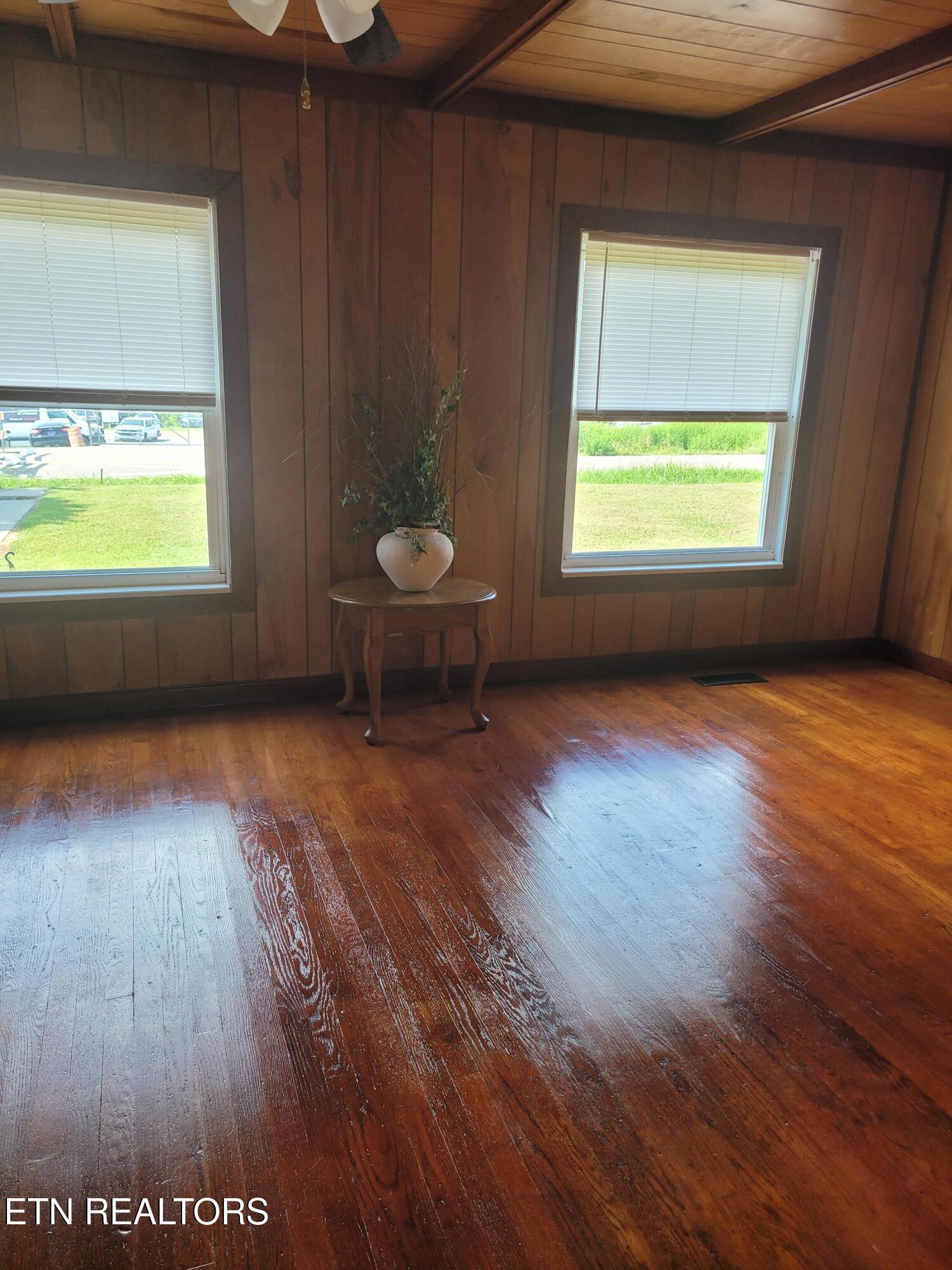 505 Cusick Road Rockford, TN 37853 - Photo 15 of 52 Living Room