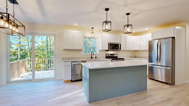 $559,900 | 14 Shire Lane, Turner, ME 04282