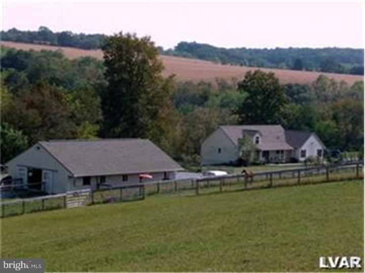 8425 Valley Road Fogelsville, PA 18051 - Photo 2 of 23 Gallery Image 2