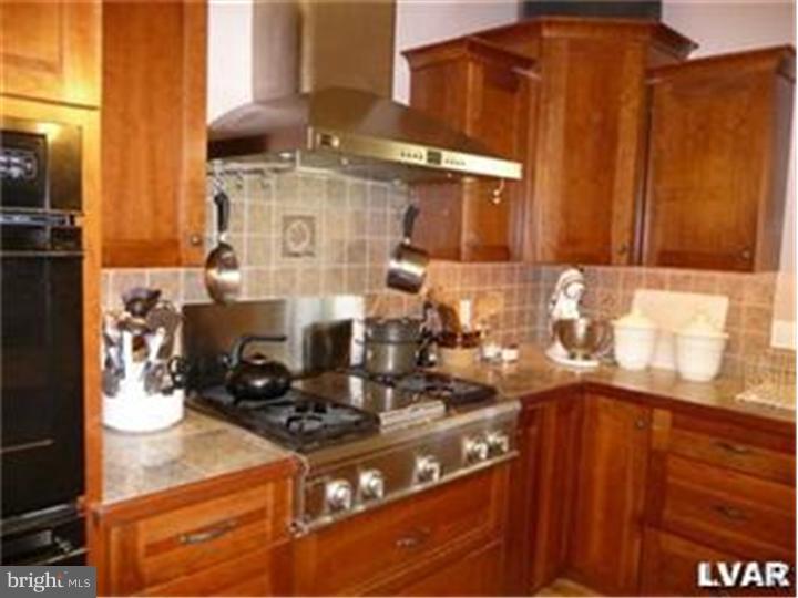 8425 Valley Road Fogelsville, PA 18051 - Photo 10 of 23 Gallery Image 10