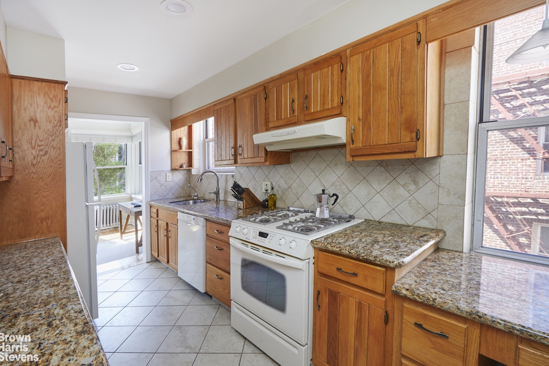 8701 Shore Road, Unit 526 Brooklyn, NY 11209 - Photo 5 of 10