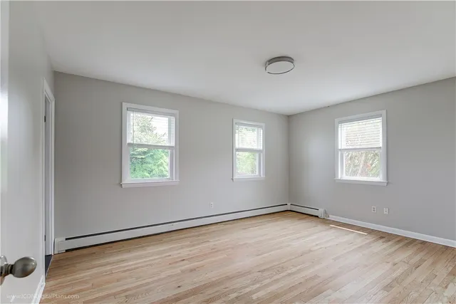 $4,200 | 501 Sandy Point Avenue, Portsmouth, RI 02871