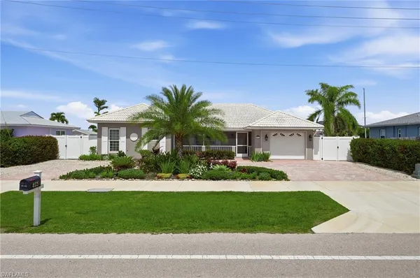 $1,495,000 | 813 North Barfield Drive, Marco Island, FL 34145