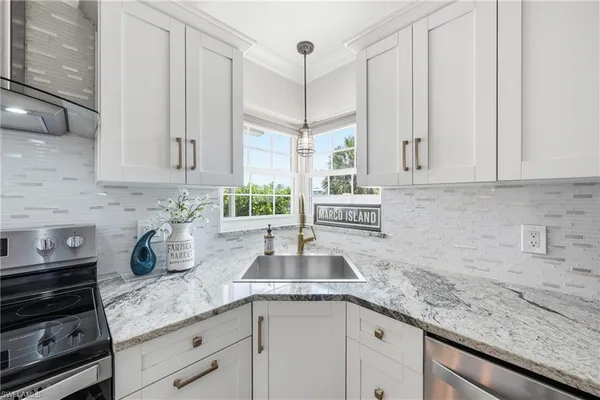 $1,495,000 | 813 North Barfield Drive, Marco Island, FL 34145