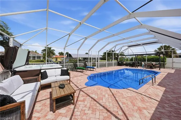 $1,495,000 | 813 North Barfield Drive, Marco Island, FL 34145